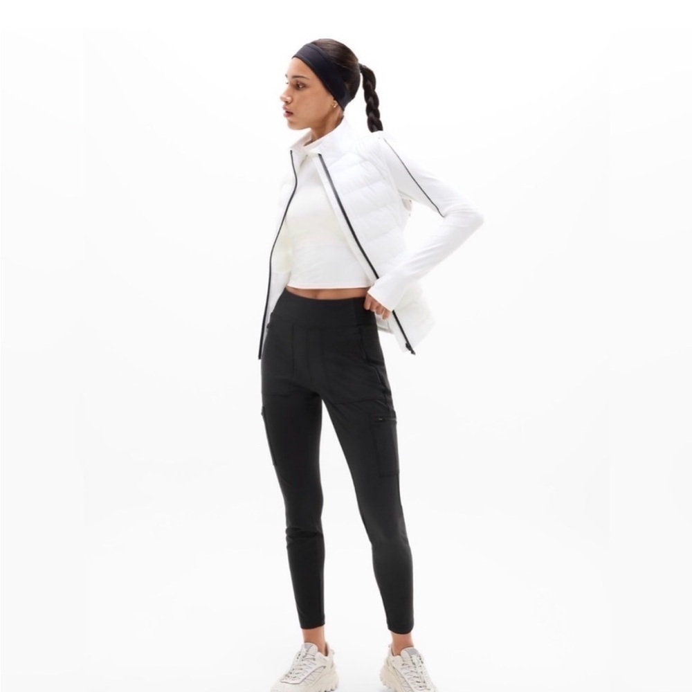 NWT Athleta Headlands Hybrid Cargo Tights size 2/T.